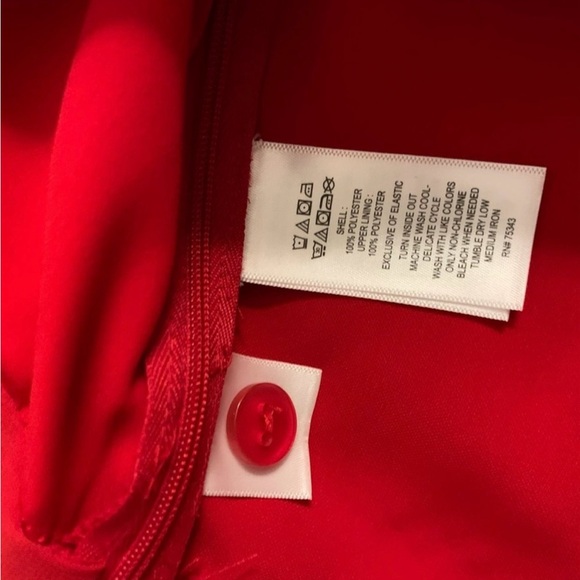 TAHARI Red Cropped Jumpsuit Sleeveless With Pockets - Picture 6 of 7